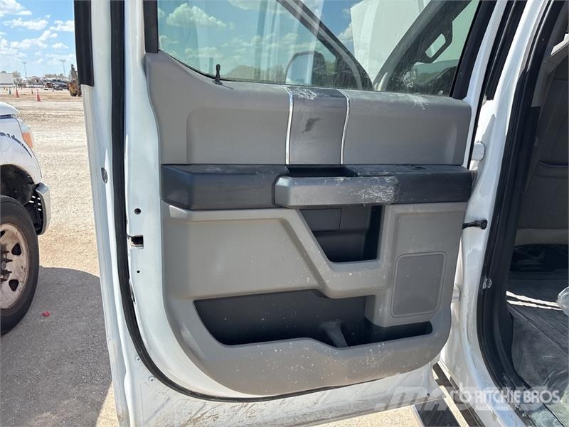 Ford F-150 XLT 4x4 Crew Cab Pickup Övriga bilar
