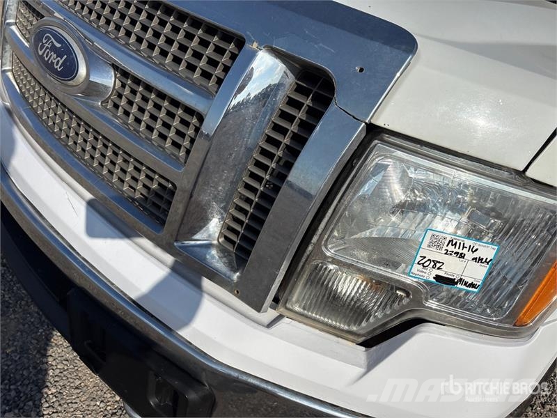 Ford F-150 XLT 4x4 Crew Cab Pickup Інше