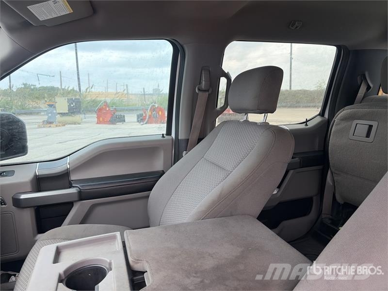 Ford F-150 XLT 4x4 Crew Cab Pickup Інше