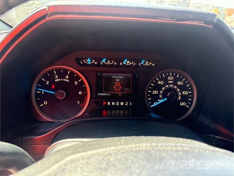 Ford F-150 XLT 4x4 Crew Cab Pickup その他