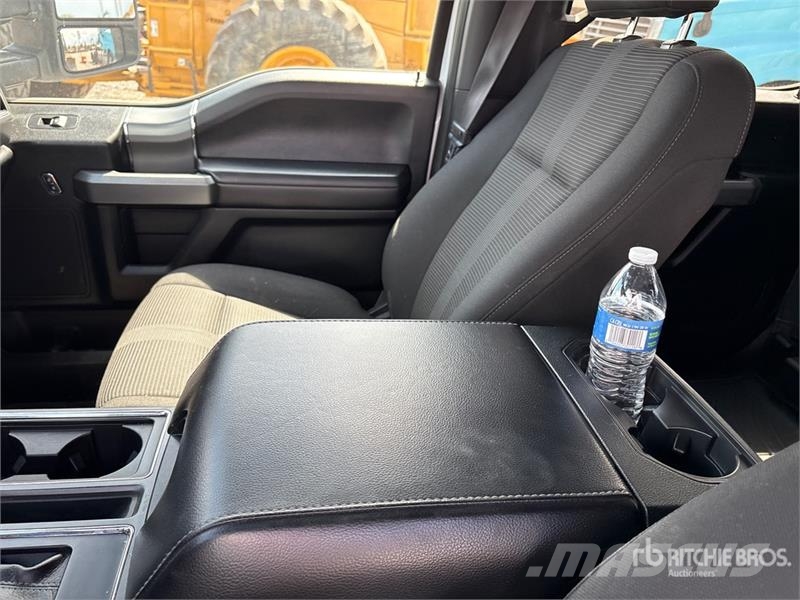 Ford F-150 XLT 4x4 Crew Cab Pickup その他