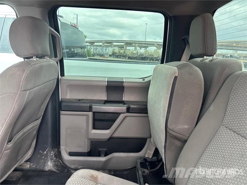 Ford F-150 XLT 4x4 Crew Cab Pickup أخرى