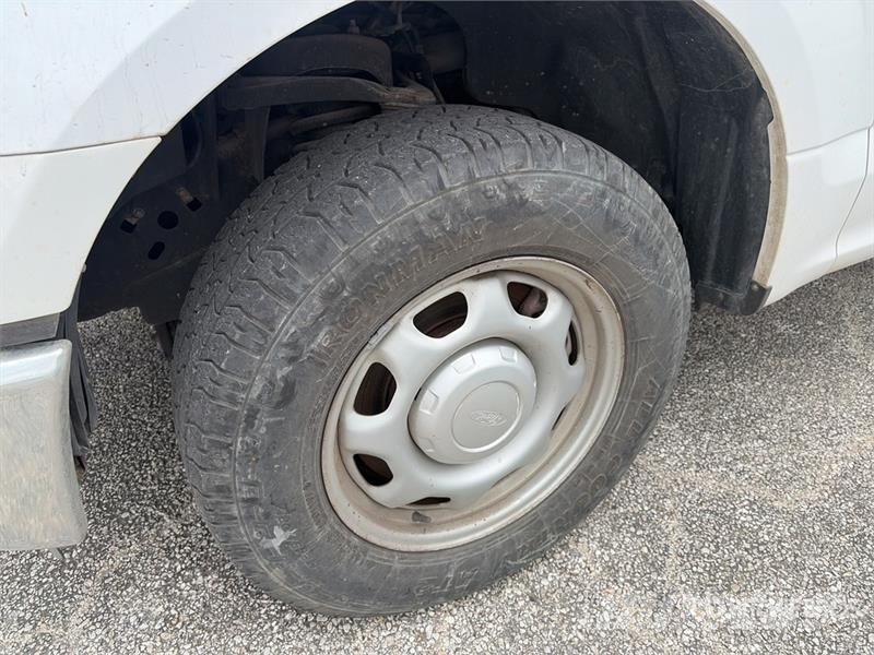 Ford F-150 XLT 4x4 Crew Cab Pickup Інше