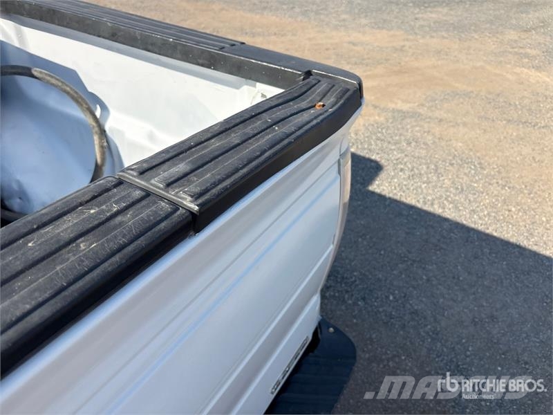 Ford F-150 XLT 4x4 Crew Cab Pickup Інше