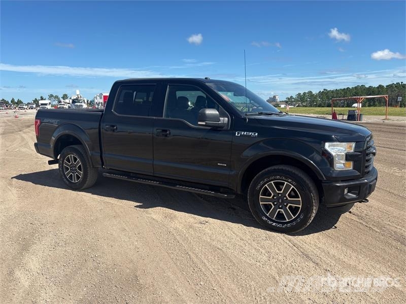 Ford F-150 XLT 4x4 Crew Cab Pickup その他