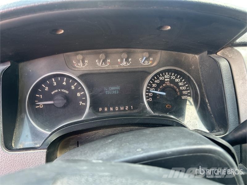 Ford F-150 XLT 4x4 Crew Cab Pickup Egyéb