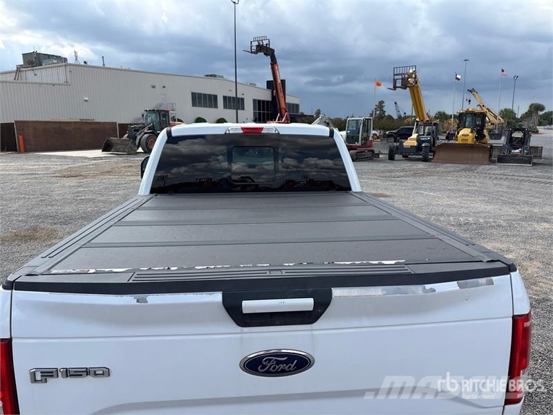 Ford F-150 XLT 4x4 Crew Cab Pickup その他