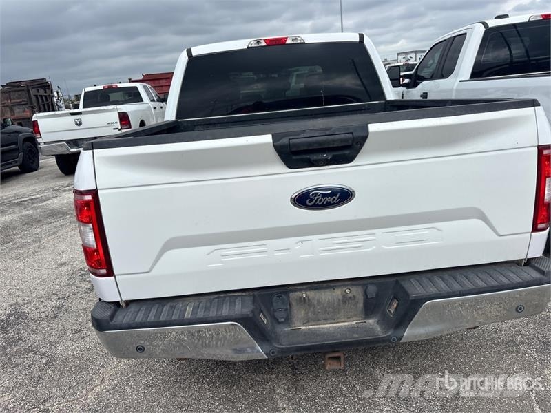 Ford F-150 XLT 4x4 Crew Cab Pickup أخرى