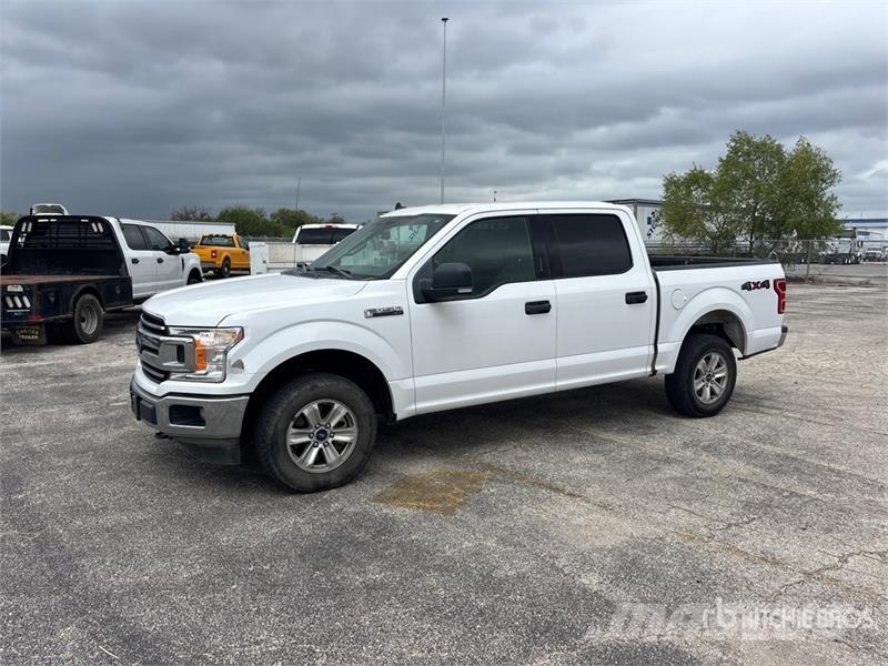 Ford F-150 XLT 4x4 Crew Cab Pickup أخرى