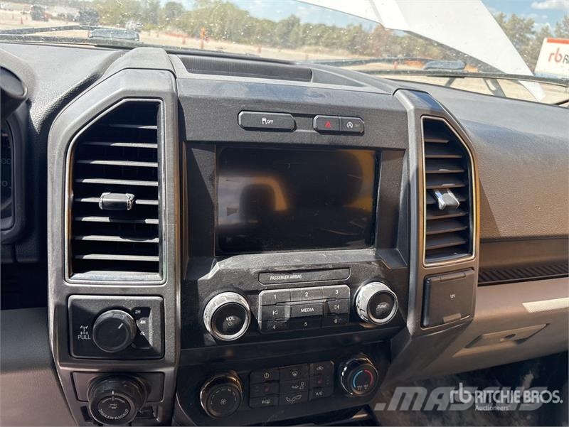 Ford F-150 XLT 4x4 Crew Cab Pickup Övriga bilar