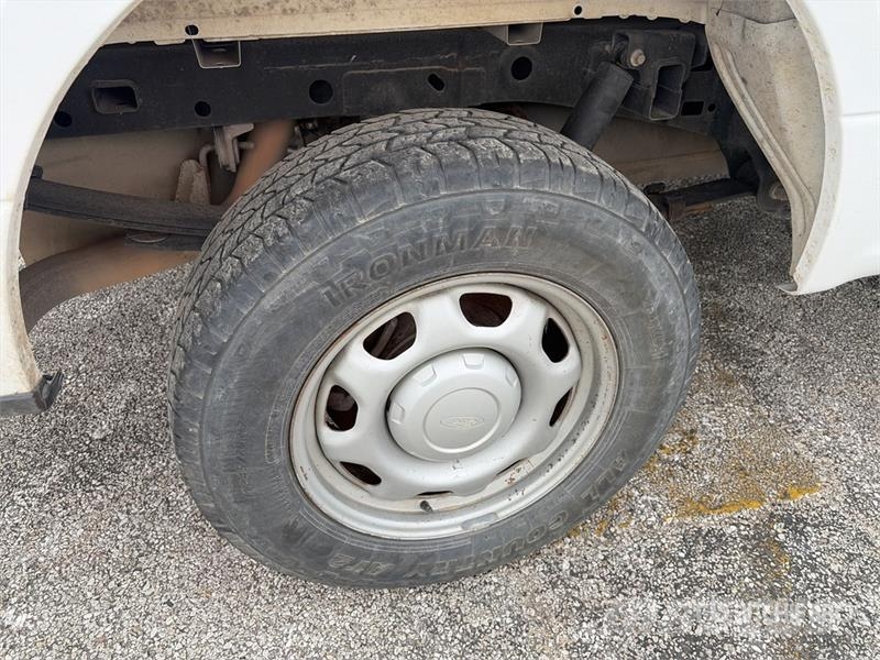 Ford F-150 XLT 4x4 Crew Cab Pickup Інше