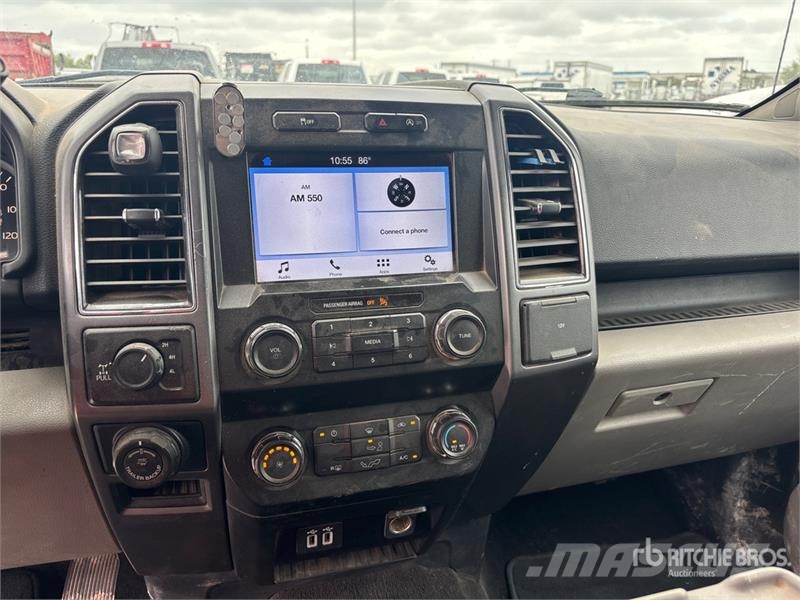 Ford F-150 XLT 4x4 Crew Cab Pickup أخرى