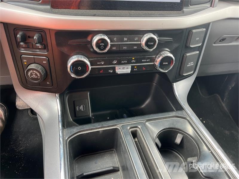 Ford F-150 XLT 4x4 Crew Cab Pickup Drugi