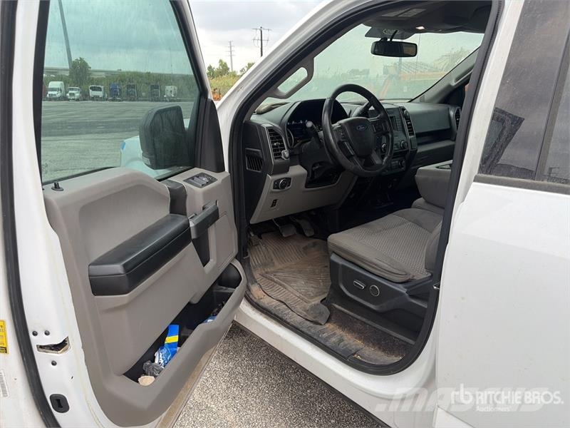 Ford F-150 XLT 4x4 Crew Cab Pickup Інше