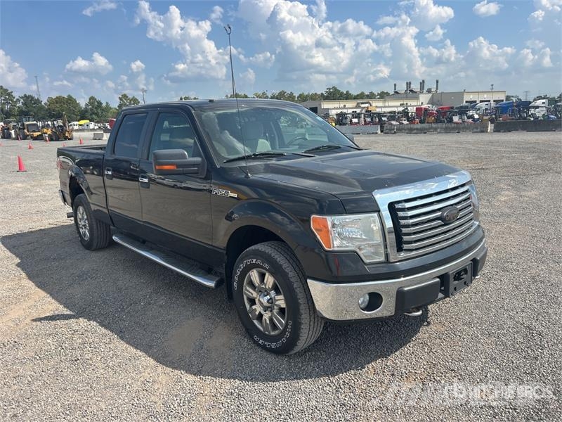 Ford F-150 XLT 4x4 Crew Cab Pickup (Inoperable) Други