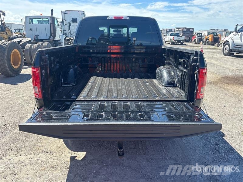 Ford F-150 XLT 4x4 Crew Cab Pickup その他