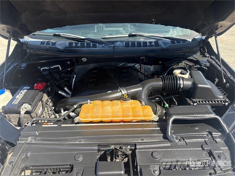 Ford F-150 XLT 4x4 Crew Cab Pickup その他