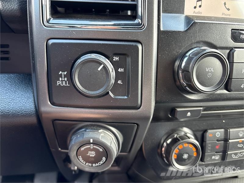 Ford F-150 XLT 4x4 Crew Cab Pickup その他