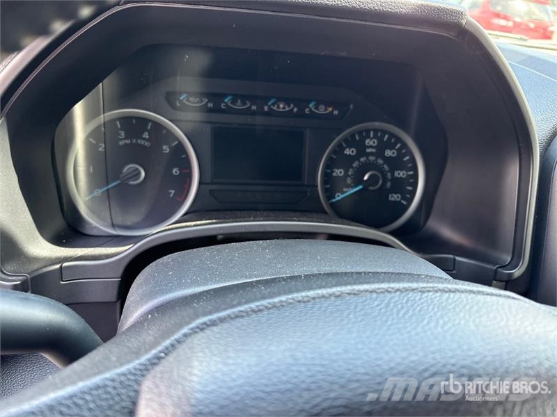 Ford F-150 XLT 4x4 Crew Cab Pickup その他