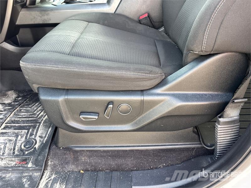Ford F-150 XLT 4x4 Crew Cab Pickup その他