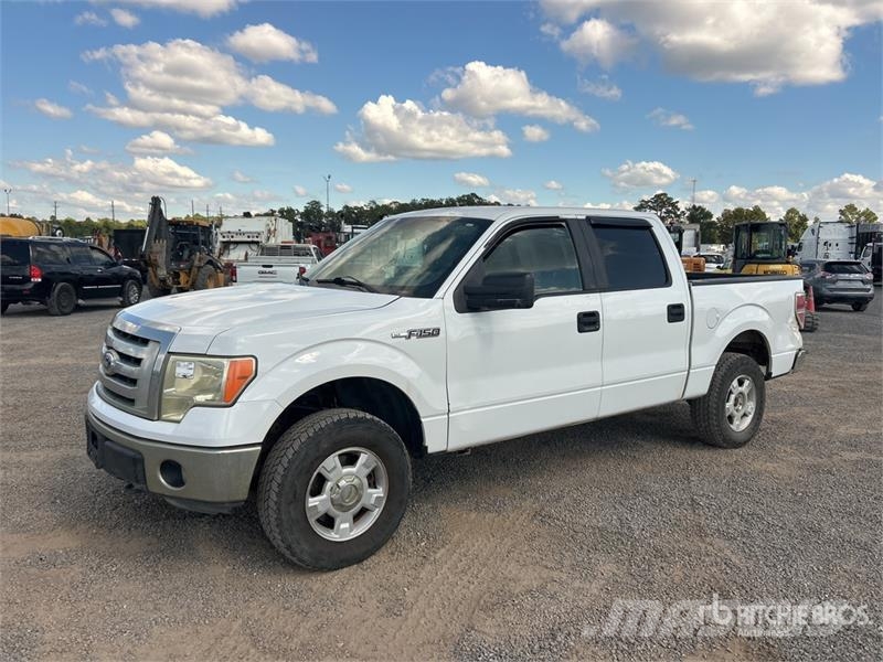 Ford F-150 XLT 4x4 Crew Cab Pickup Egyéb