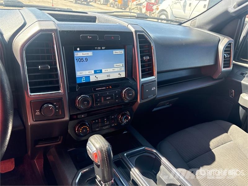 Ford F-150 XLT 4x4 Crew Cab Pickup その他