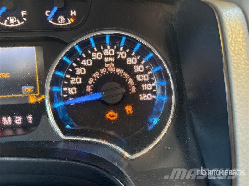 Ford F-150 XLT 4x4 Crew Cab Pickup Інше