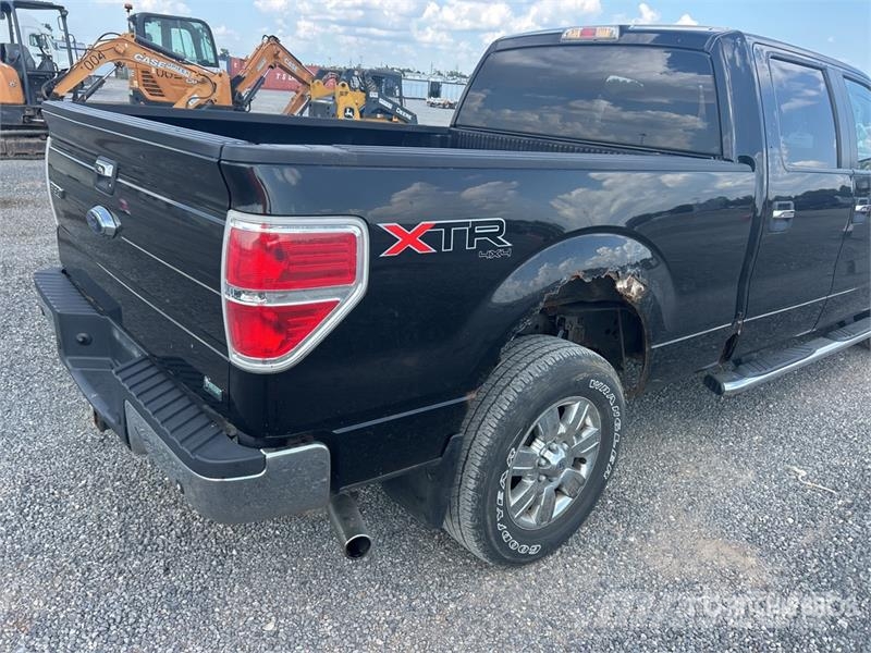Ford F-150 XLT 4x4 Crew Cab Pickup (Inoperable) Други