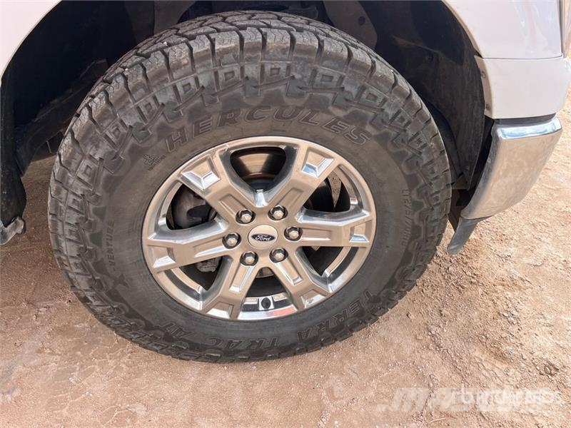 Ford F-150 XLT 4x4 Crew Cab Pickup Drugi
