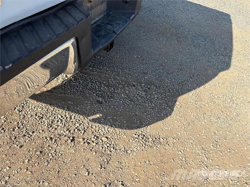 Ford F-150 XLT 4x4 Crew Cab Pickup Інше