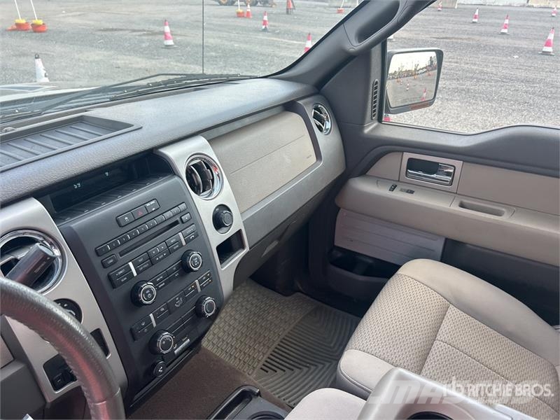 Ford F-150 XLT 4x4 Crew Cab Pickup (Inoperable) Други