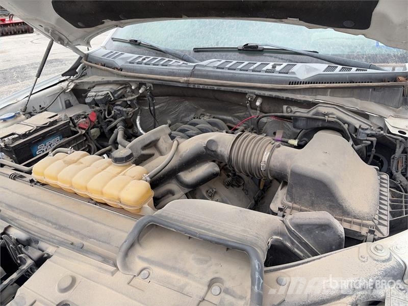 Ford F-150 XLT 4x4 Crew Cab Pickup Інше