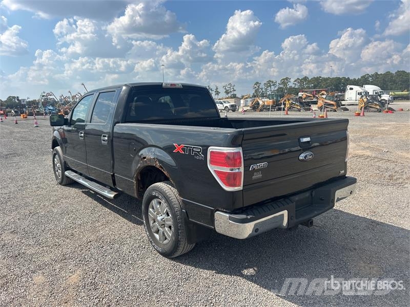 Ford F-150 XLT 4x4 Crew Cab Pickup (Inoperable) Други