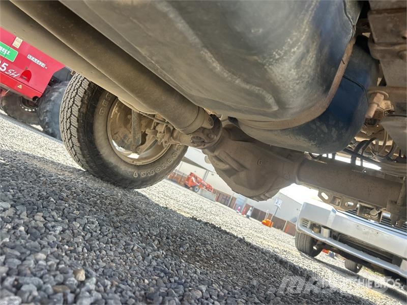 Ford F-150 XLT 4x4 Crew Cab Pickup Egyéb