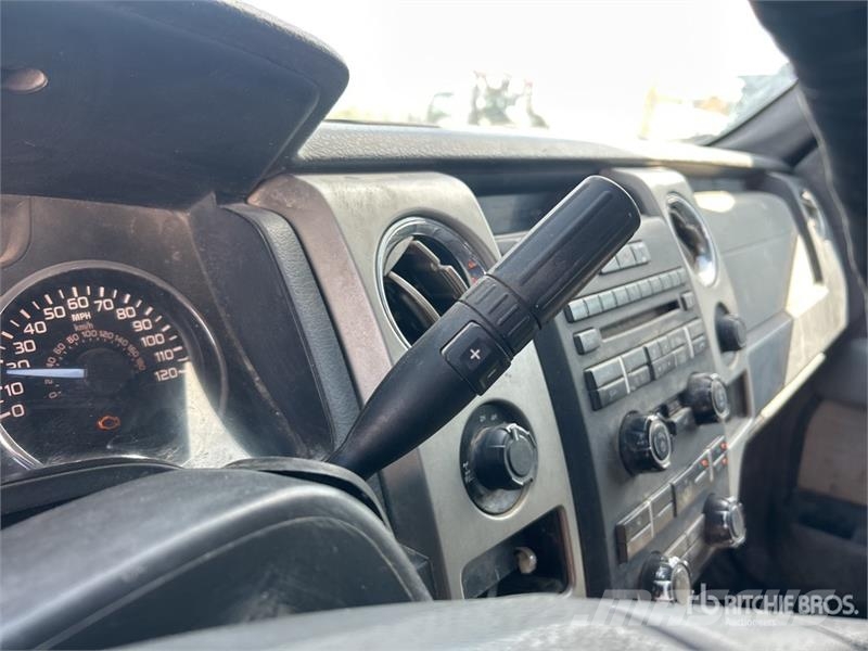 Ford F-150 XLT 4x4 Crew Cab Pickup Egyéb