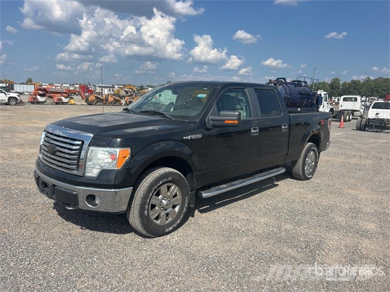Ford F-150 XLT 4x4 Crew Cab Pickup (Inoperable) Други