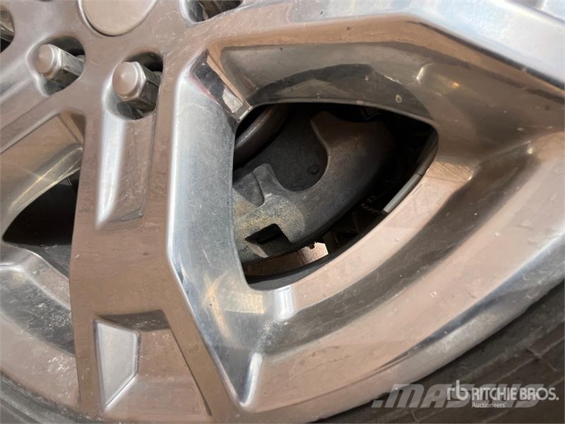 Ford F-150 XLT 4x4 Crew Cab Pickup Drugi