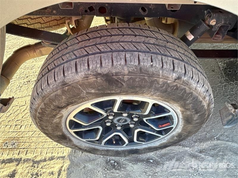 Ford F-150 XLT 4x4 Crew Cab Pickup Anders