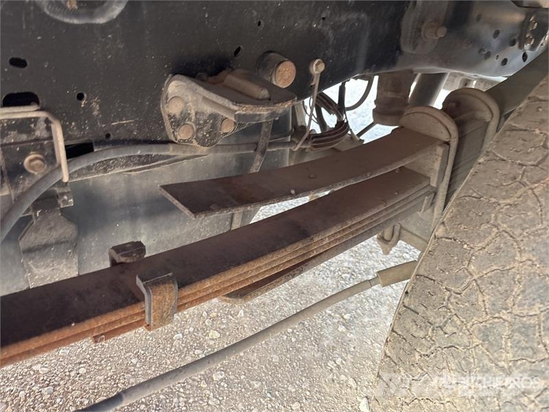 Ford F-250 Pritschenwagen/Pritschenwagen mit Seitenklappe