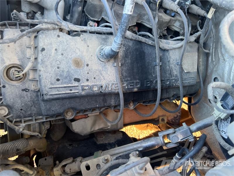 Ford F-250 Tovornjaki s kesonom/platojem
