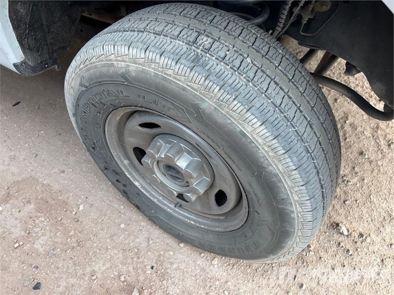 Ford F-250 Вантажівки-платформи/бокове розвантаження
