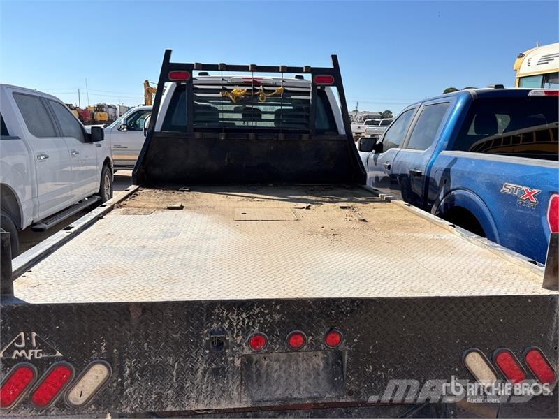 Ford F-250 Вантажівки-платформи/бокове розвантаження
