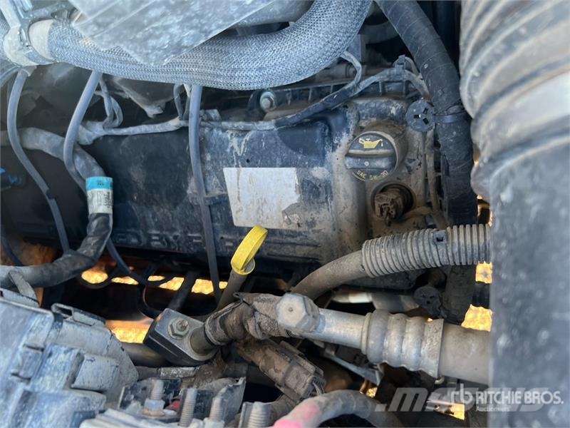 Ford F-250 Tovornjaki s kesonom/platojem