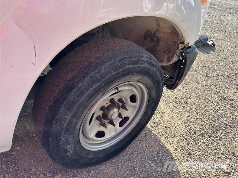 Ford F-250 Pritschenwagen/Pritschenwagen mit Seitenklappe
