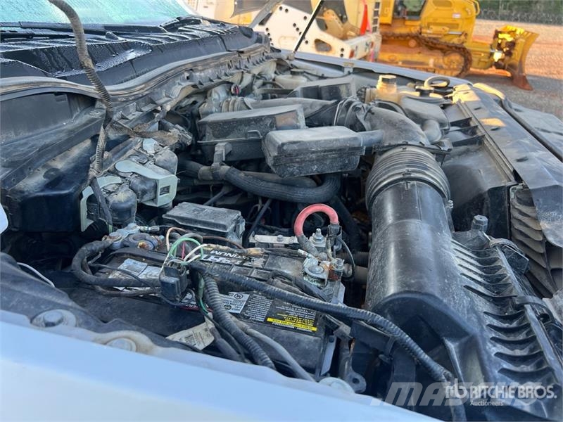 Ford F-250 Tovornjaki s kesonom/platojem