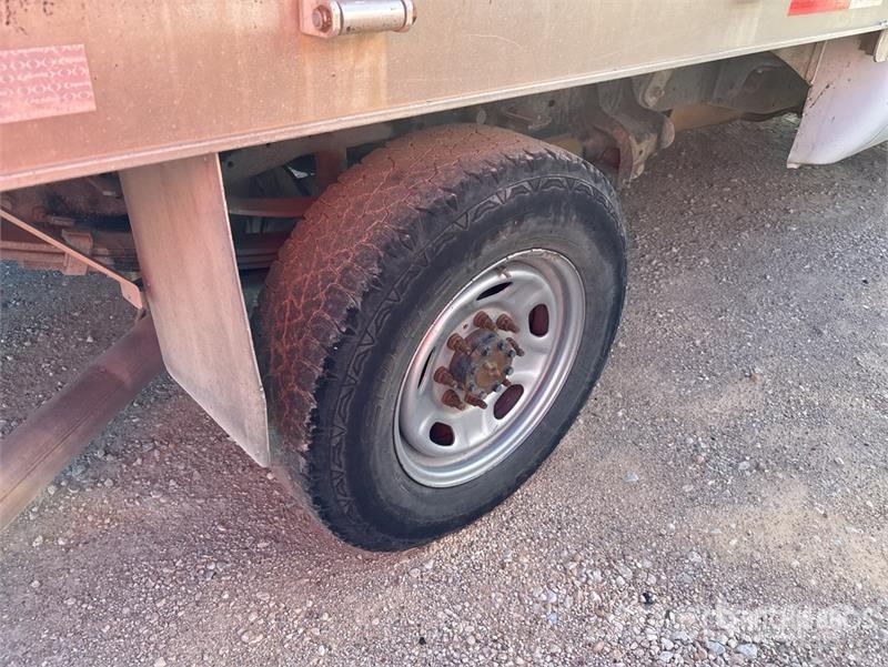 Ford F-250 Pritschenwagen/Pritschenwagen mit Seitenklappe