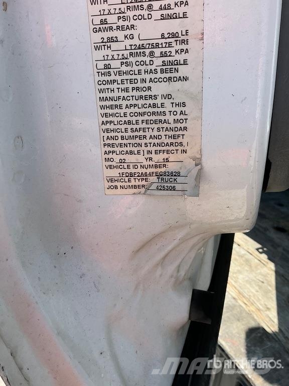Ford F-250 Pritschenwagen/Pritschenwagen mit Seitenklappe