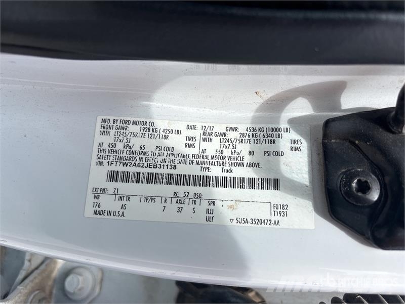 Ford F-250 4x2 Crew Cab Pickup Outro
