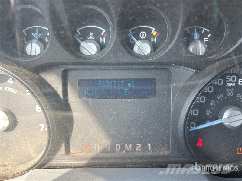 Ford F-250 4x2 Crew Cab Pickup Furgoni altro