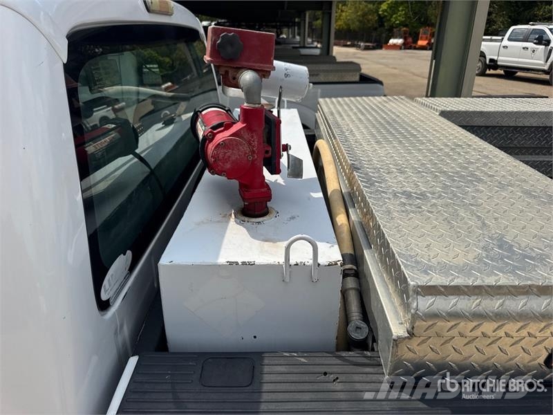 Ford F-250 4x2 Crew Cab Pickup 其他